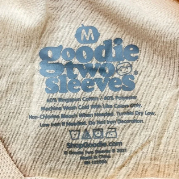 GRAPHIC Crop Tee - Picture 4 of 5